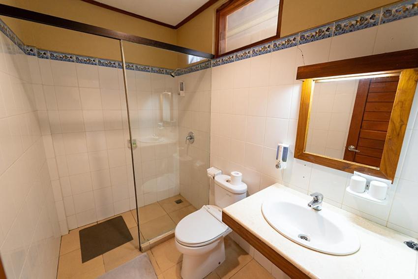 Komodo Lodge Labuan Bajo Zewnętrze zdjęcie