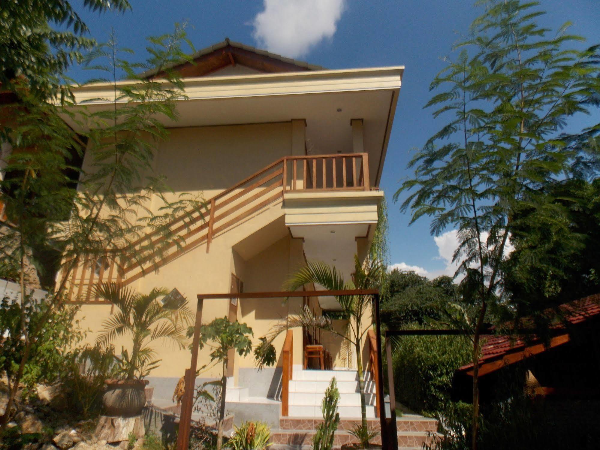 Komodo Lodge Labuan Bajo Zewnętrze zdjęcie