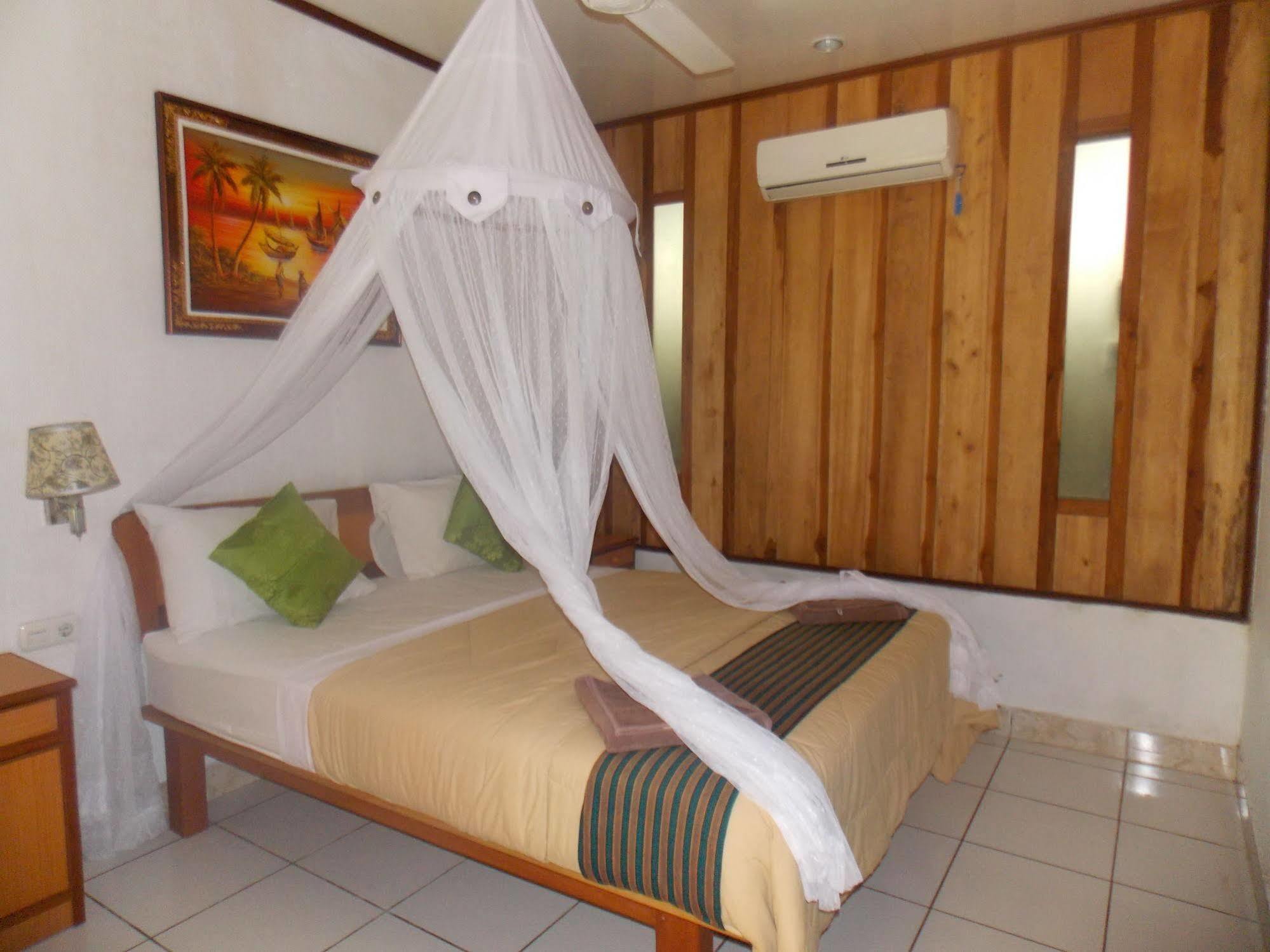 Komodo Lodge Labuan Bajo Zewnętrze zdjęcie